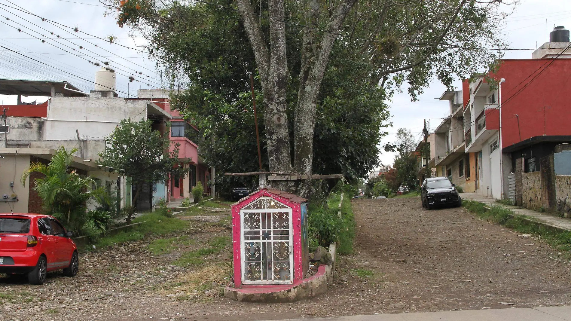 60 años sin drenaje ni pavimentación, calle Nicolás Pérez de Xalapa en el olvido